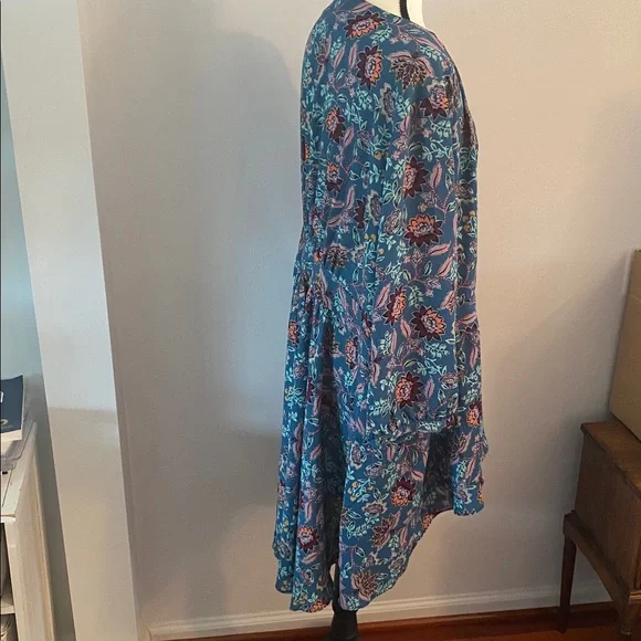 Torrid open front tie hi-low top size 3. Perfect condition - Picture 4 of 8